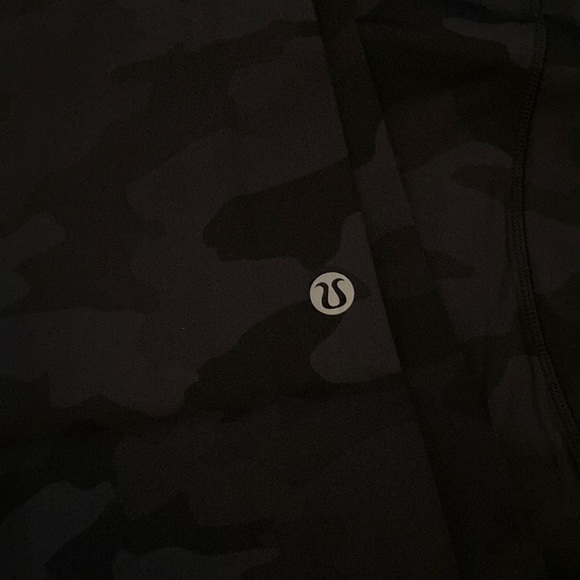 NWT Fast and Free Camo 25” Highrise - Picture 3 of 6